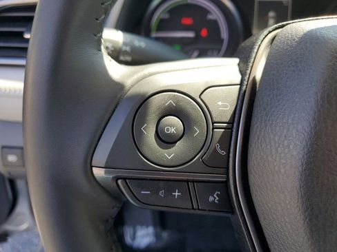 Used 2023 Toyota Camry SE image 18