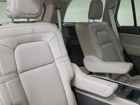 Used 2020 Lincoln Aviator Reserve w/ Equipment Group 202A AWD/4WD image 28