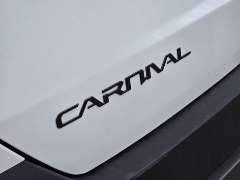 New 2026 Kia Carnival SX image 7