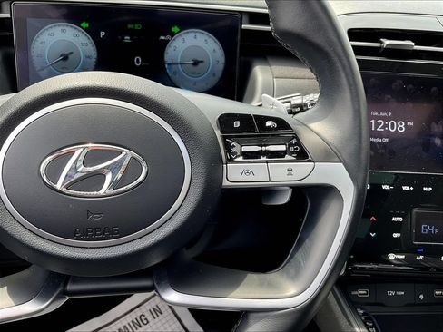 Certified 2023 Hyundai Tucson Limited AWD/4WD image 12