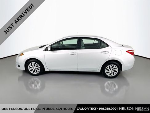Used 2019 Toyota Corolla LE w/ Carpet Mat Package (TMS) FWD image 8