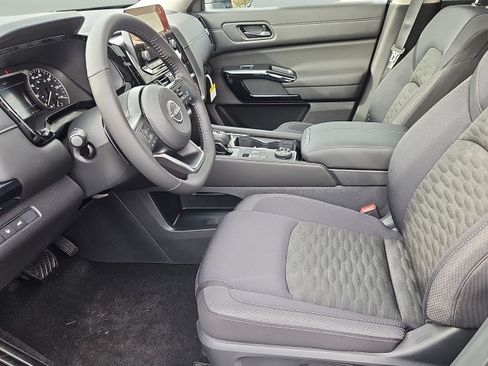 New 2025 Nissan Pathfinder SV w/ SV Premium Package image 19