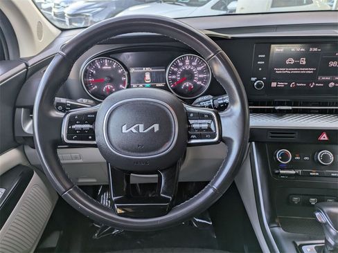 Used 2024 Kia Carnival LX image 21