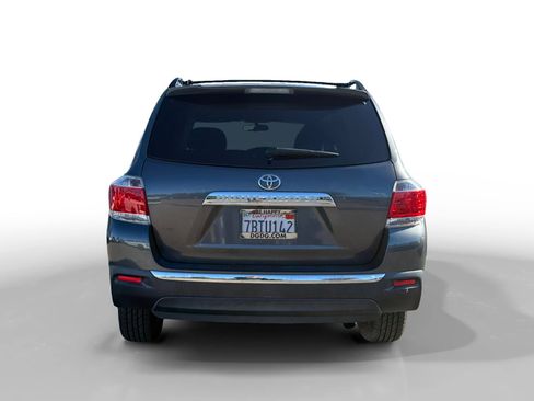 Used 2013 Toyota Highlander Plus image 4