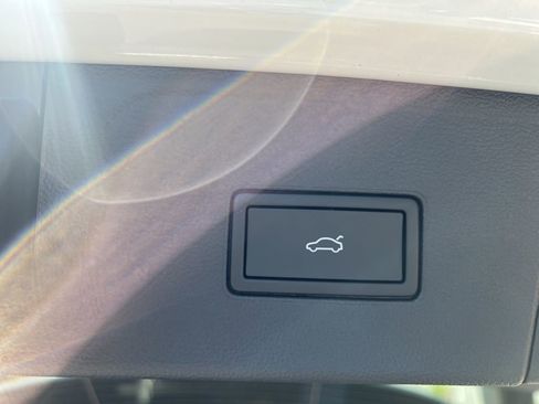 New 2026 Volkswagen Atlas Peak Edition image 13