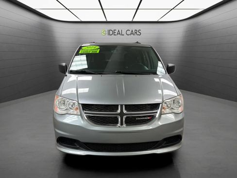 Used 2014 Dodge Grand Caravan SXT FWD image 2