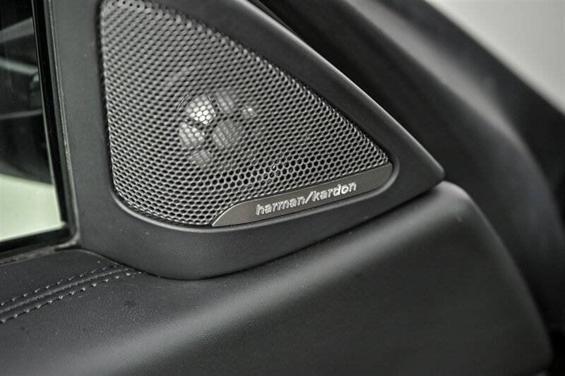 Used 2020 BMW M4 Coupe w/ Competition Package RWD image 14