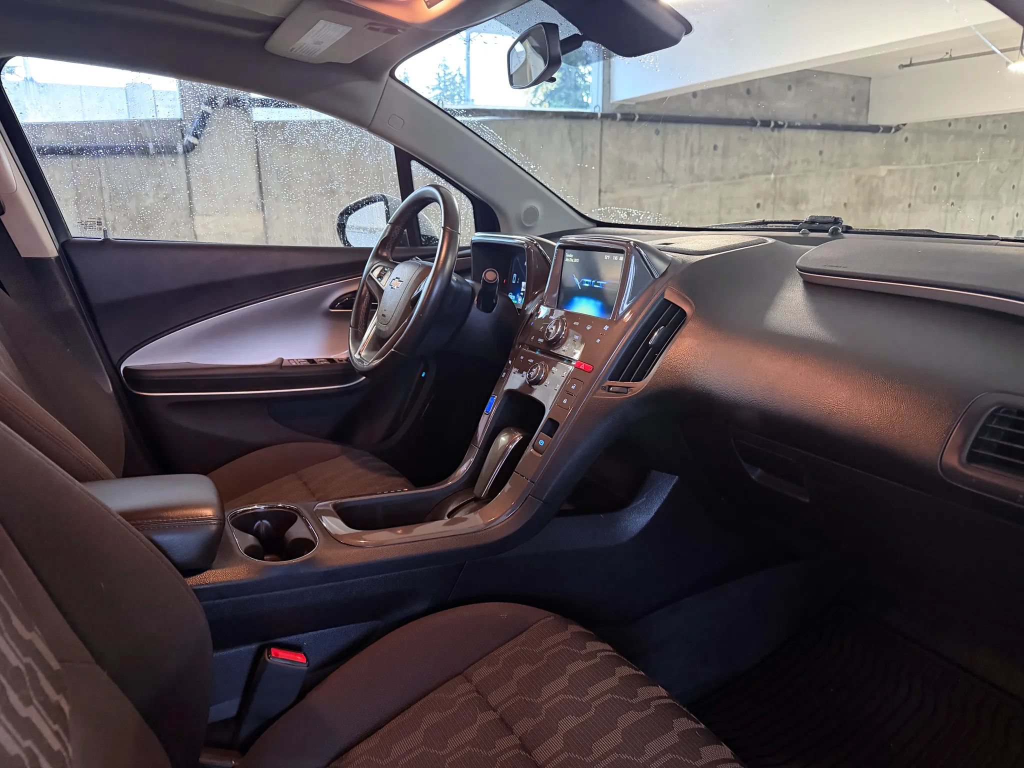 Used 2015 Chevrolet Volt FWD image 23