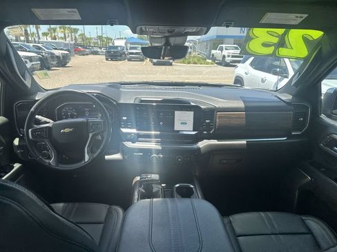 Used 2023 Chevrolet Silverado 1500 High Country w/ Technology Package AWD/4WD image 18