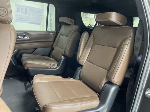 Certified 2021 Chevrolet Suburban High Country AWD/4WD image 23