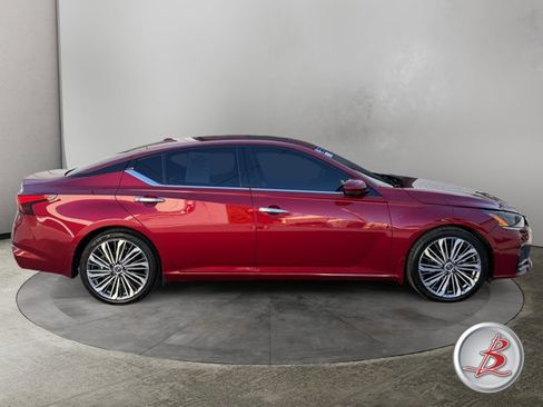Used 2023 Nissan Altima 2.5 SL FWD image 8