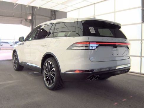 Used 2026 Lincoln Aviator Reserve AWD/4WD image 7