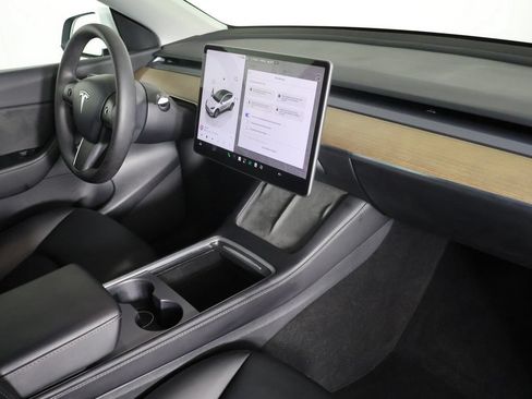 Used 2022 Tesla Model Y Long Range AWD/4WD image 31