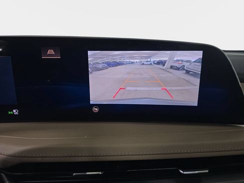 Used 2024 Cadillac XT4 Premium Luxury w/ Technology Package FWD image 24