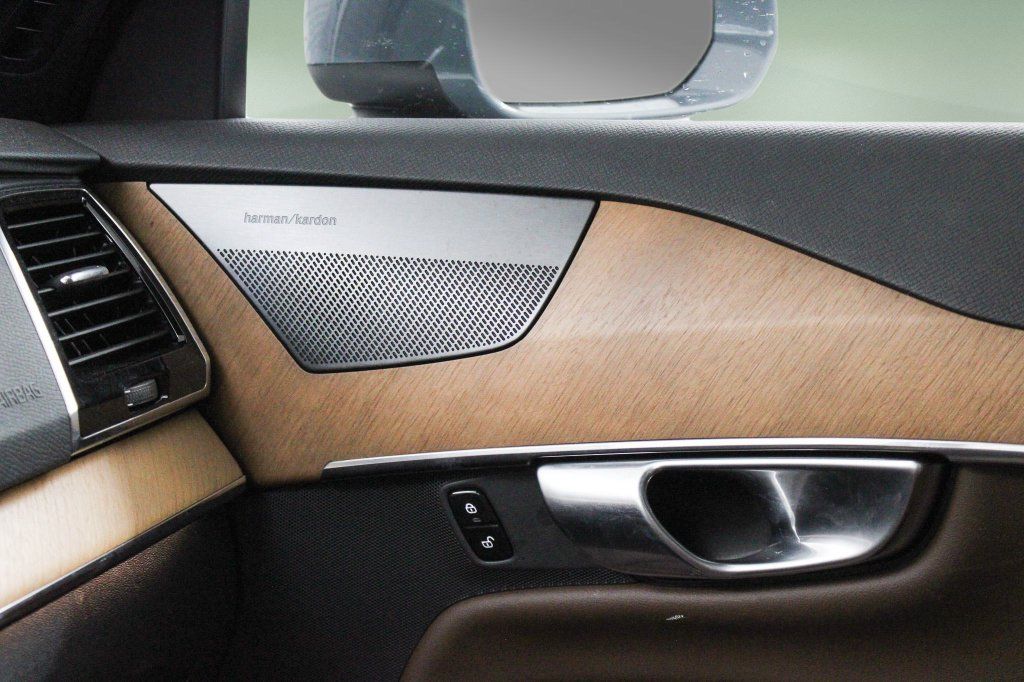 Certified 2023 Volvo XC90 B6 Plus AWD/4WD image 41