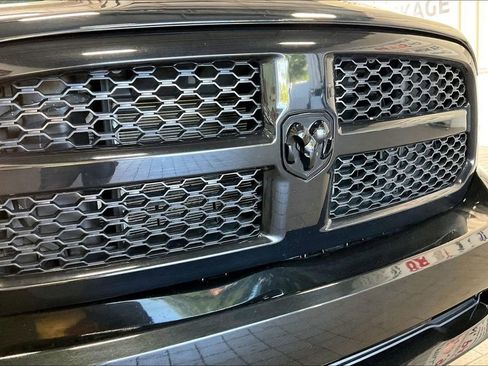 Used 2019 RAM 1500 Express w/ Wheel & Sound Group AWD/4WD image 25