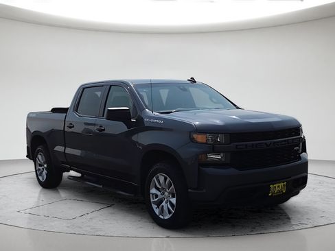 Used 2021 Chevrolet Silverado 1500 Custom w/ LPO, Dark Essentials Package AWD/4WD image 3