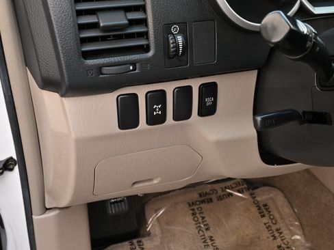 Used 2006 Toyota 4Runner SR5 AWD/4WD image 28