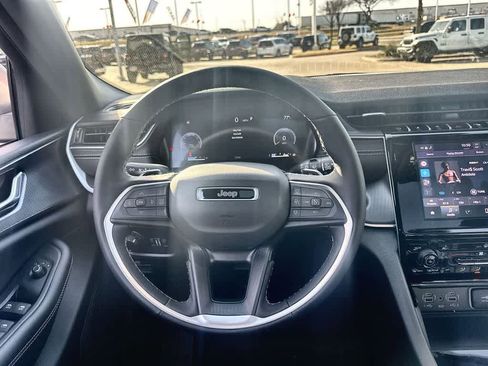 New 2026 Jeep Grand Cherokee L 2WD image 18