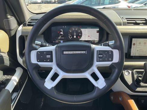 Used 2020 Land Rover Defender 110 HSE AWD/4WD image 42
