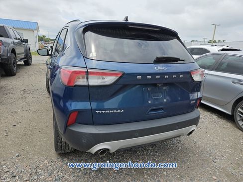 Used 2020 Ford Escape Titanium FWD image 9