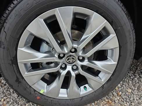 Certified 2025 Toyota RAV4 Limited image 10