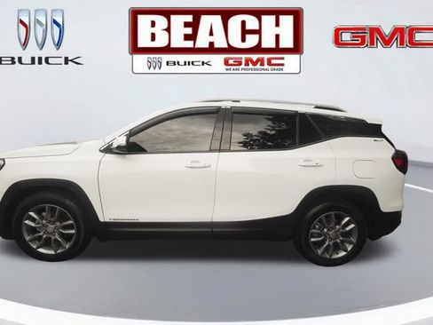 Used 2022 GMC Terrain SLT w/ Infotainment Package II FWD image 6