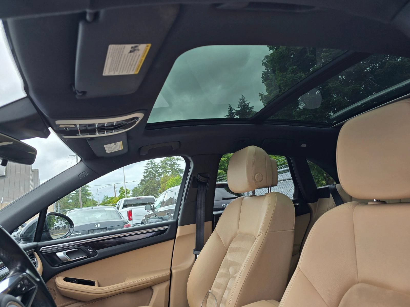 Used 2019 Porsche Macan AWD/4WD image 23