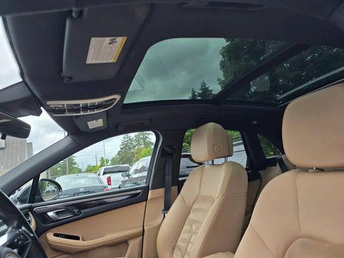 Used 2019 Porsche Macan AWD/4WD image 23