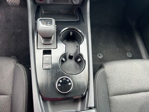 Used 2024 Nissan Rogue SV AWD/4WD image 31