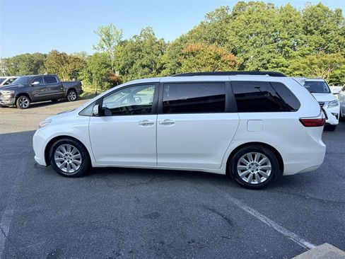 Used 2015 Toyota Sienna Limited Premium FWD image 7