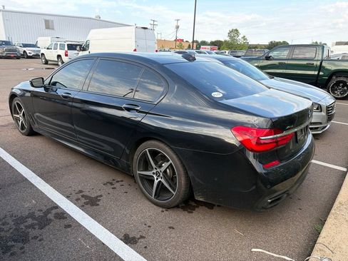 Used 2018 BMW 750i xDrive AWD/4WD image 2
