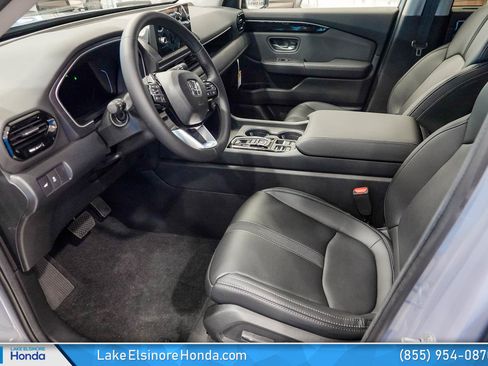 New 2025 Honda Pilot Touring image 13