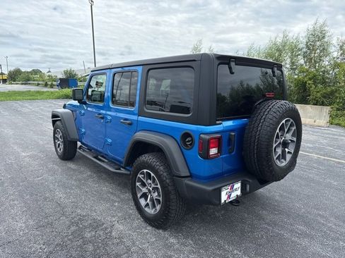 Used 2024 Jeep Wrangler Sport S image 3