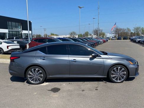 Used 2023 Nissan Altima 2.5 SL FWD image 7