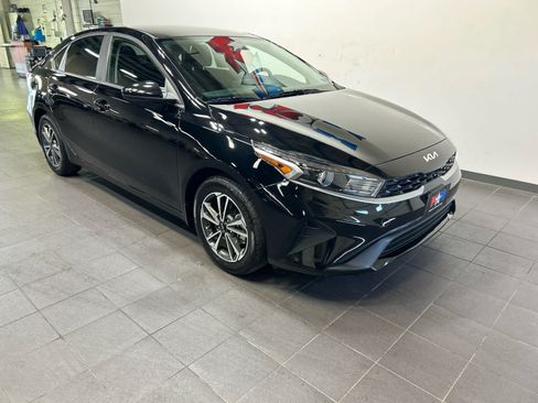 Used 2024 Kia Forte LXS FWD image 2