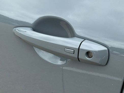 Used 2023 Nissan Rogue SL w/ SL Premium Package image 9