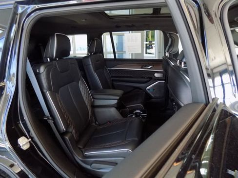 Used 2025 Jeep Grand Cherokee L Summit w/ Obsidian Package AWD/4WD image 32