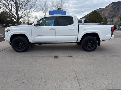 Used 2022 Toyota Tacoma 4x4 Double Cab image 8