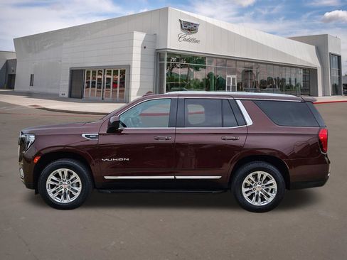 Used 2023 GMC Yukon SLT AWD/4WD image 3