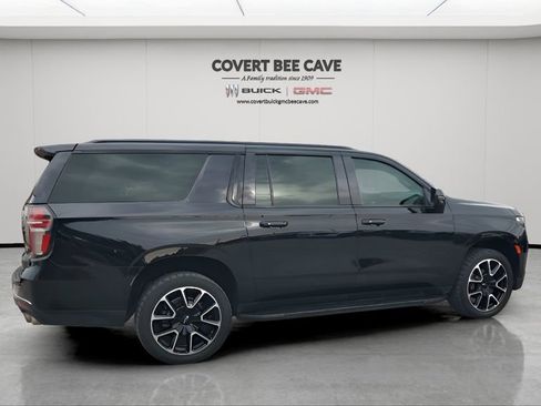 Used 2022 Chevrolet Suburban RST w/ Sport Performance Package image 10
