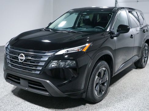 Used 2024 Nissan Rogue SV FWD image 31