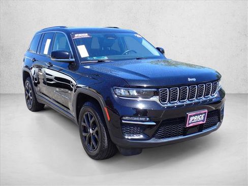 Used 2023 Jeep Grand Cherokee Limited AWD/4WD image 6
