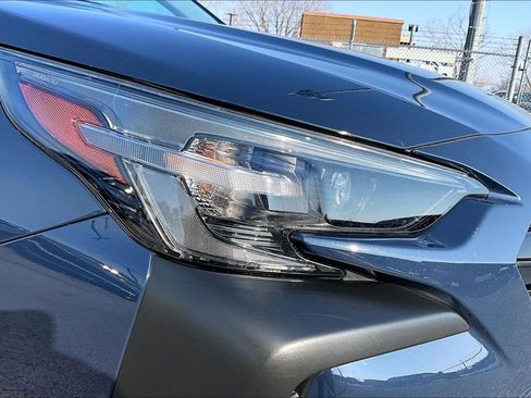 Used 2025 Subaru Outback Onyx Edition image 40