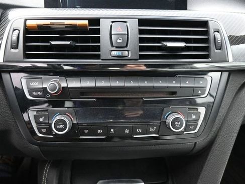 Used 2016 BMW M4 Convertible image 19