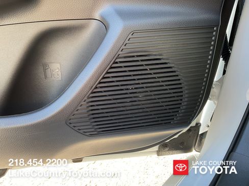 Used 2026 Toyota Prius XLE FWD image 30