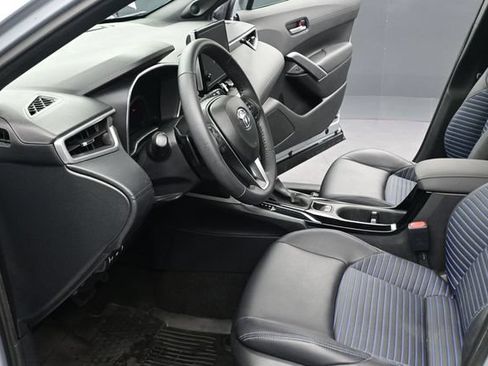 Used 2024 Toyota Corolla Cross AWD Hybrid w/ Convenience Package image 16