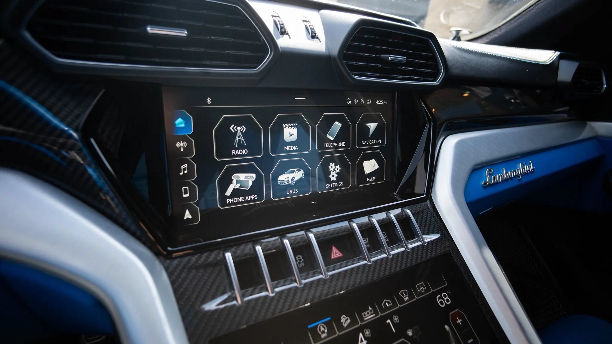 Used 2021 Lamborghini Urus AWD/4WD image 27
