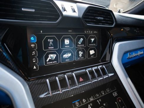 Used 2021 Lamborghini Urus AWD/4WD image 27