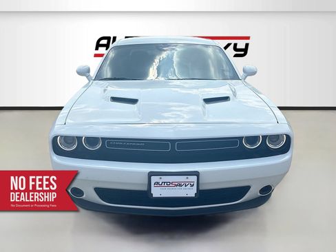 Used 2023 Dodge Challenger SXT RWD image 2